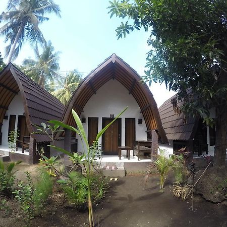 Hello Lumbung Homestay Гили-Эйр Экстерьер фото